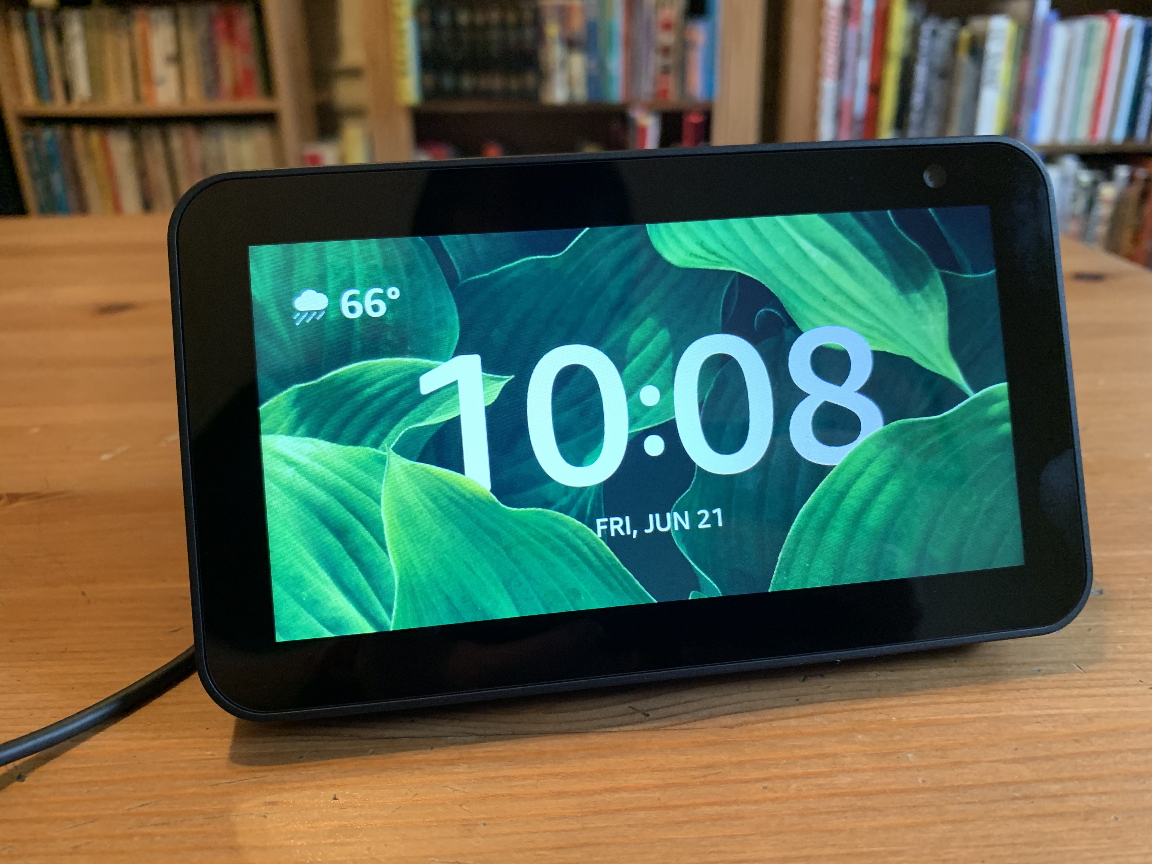 Echo Show 8 shows often only a blue wallpaper instead the photo diashow